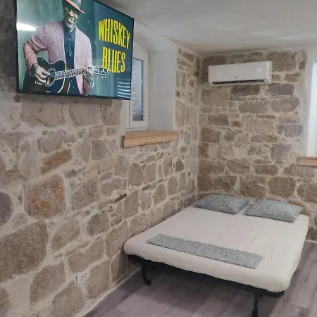 Stone Split