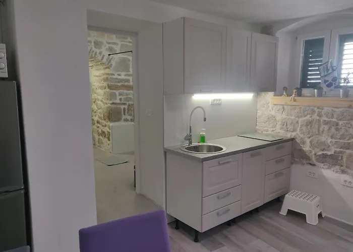 Stone Apartment Split