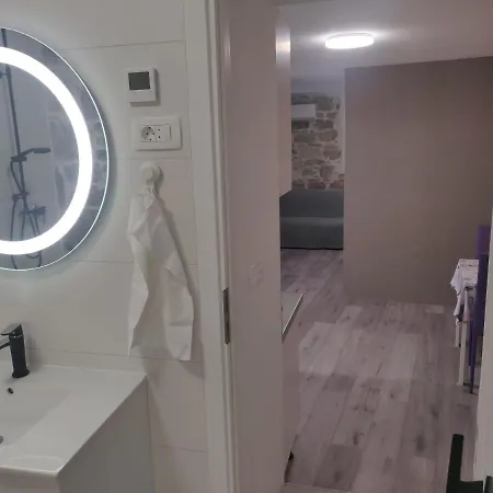Apartment Stone Split